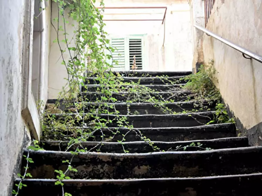 Immagine 13 di Palazzo in vendita  in Via Castellett a Modica