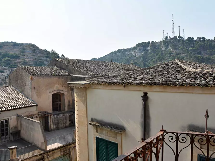 Immagine 16 di Palazzo in vendita  in Via Castellett a Modica
