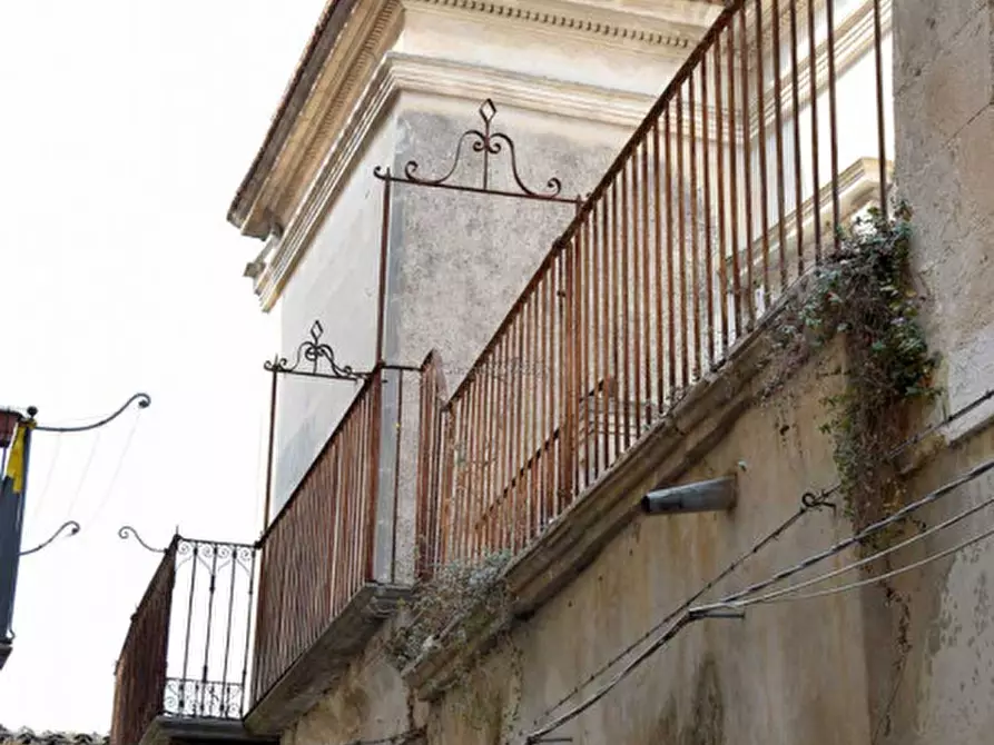 Immagine 18 di Palazzo in vendita  in Via Castellett a Modica