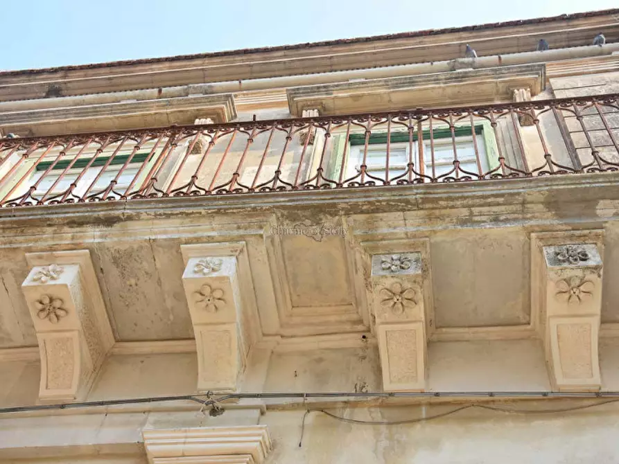Immagine 19 di Palazzo in vendita  in Via Castellett a Modica