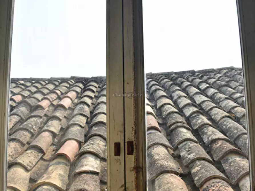 Immagine 28 di Palazzo in vendita  in Via Castellett a Modica