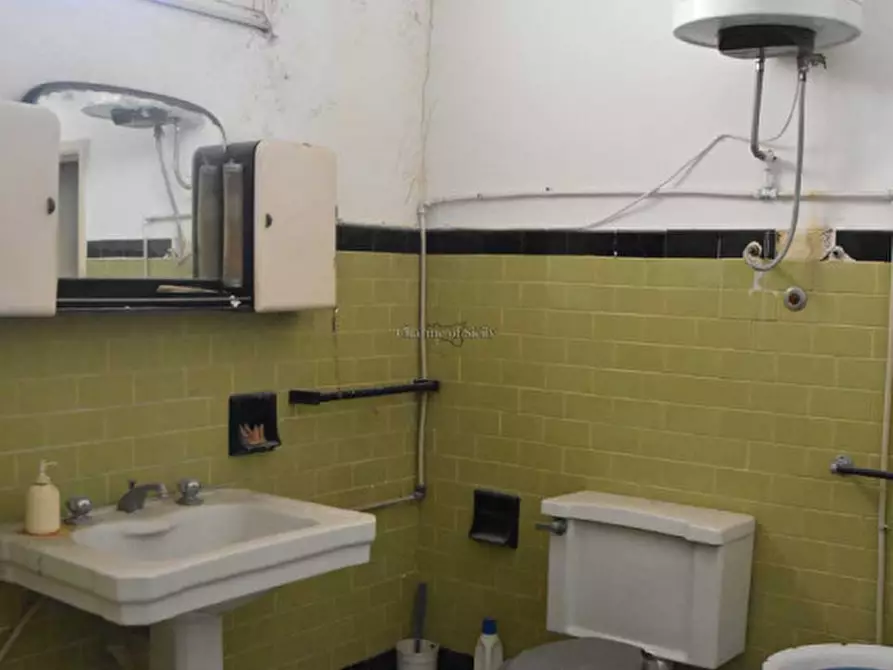 Immagine 38 di Palazzo in vendita  in Via Castellett a Modica