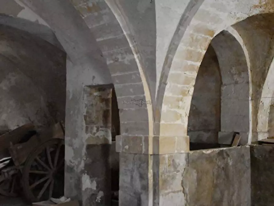 Immagine 39 di Palazzo in vendita  in Via Castellett a Modica