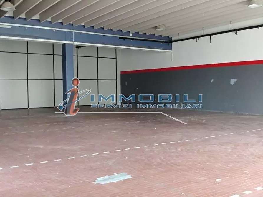 Immagine 5 di Magazzino in affitto  in VIA QUATTRO NOVEMBRE a Cavenago Di Brianza