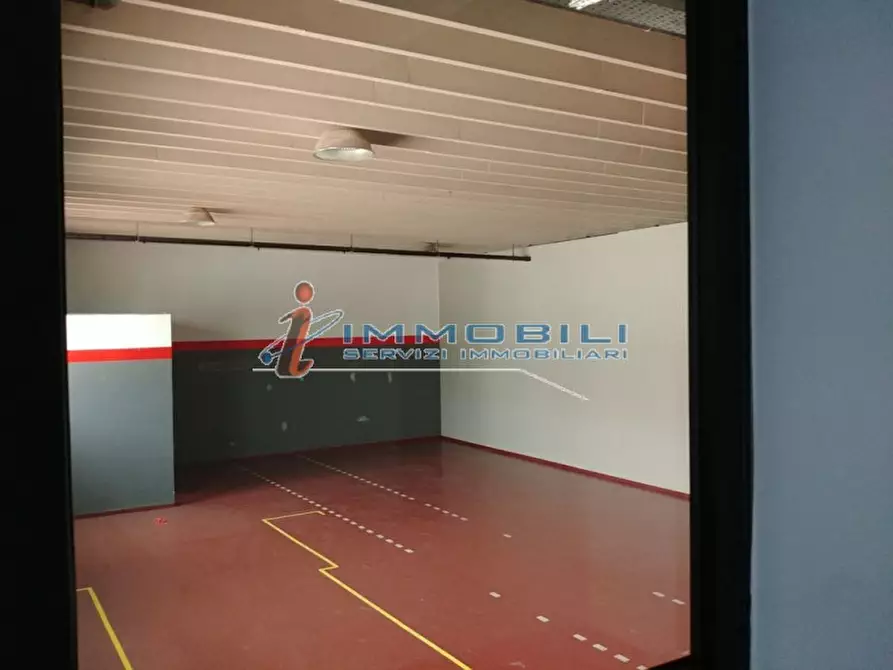 Immagine 12 di Negozio in affitto  in VIA QUATTRO NOVEMBRE a Cavenago Di Brianza