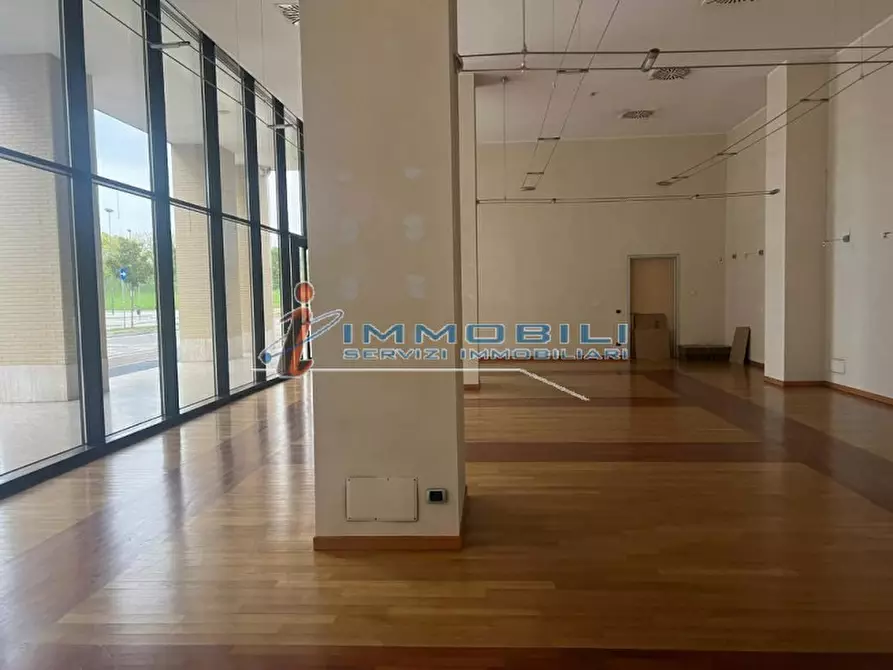 Immagine 14 di Negozio in affitto  in VIA CANTORE GEN. a Sesto San Giovanni