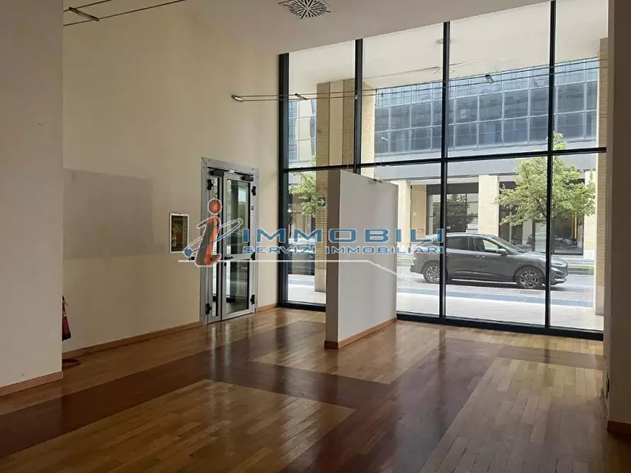 Immagine 13 di Attività commerciale in affitto  in VIA CANTORE GEN. a Sesto San Giovanni