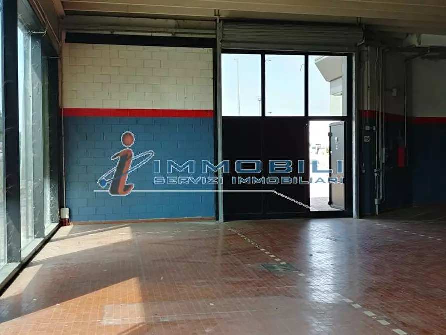 Immagine 8 di Capannone industriale in affitto  in VIA QUATTRO NOVEMBRE a Cavenago Di Brianza