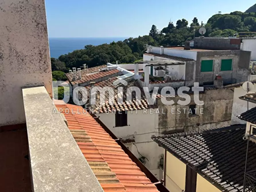 Immagine 2 di Palazzo in vendita  in CORSO VITTORIO EMANUELE a San Felice Circeo