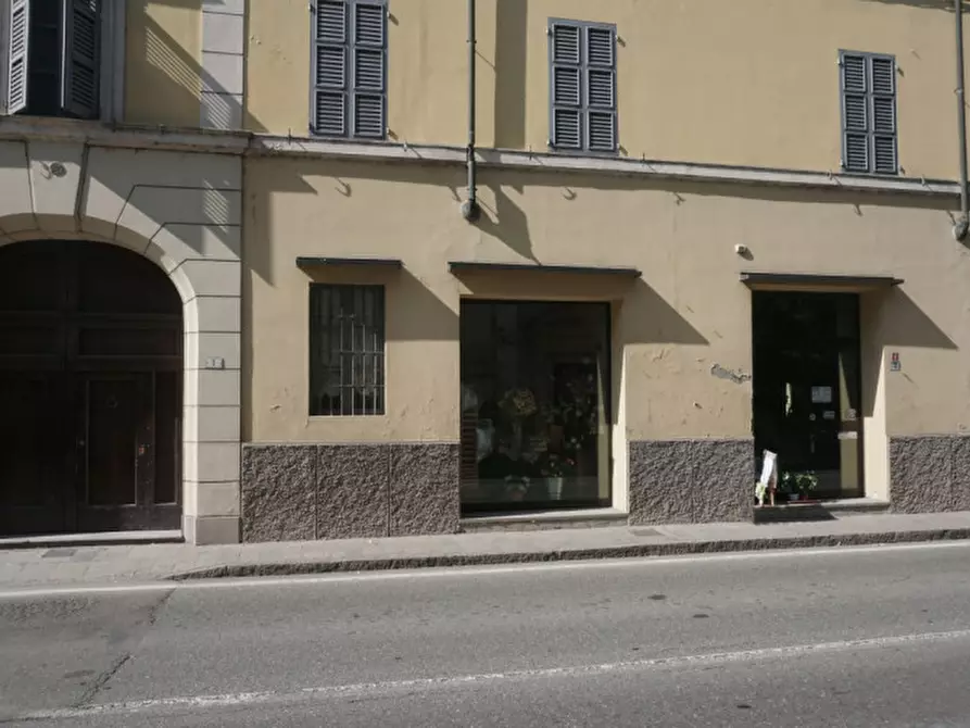 Immagine 2 di Negozio in vendita  in Via Colorno, 99 a Parma