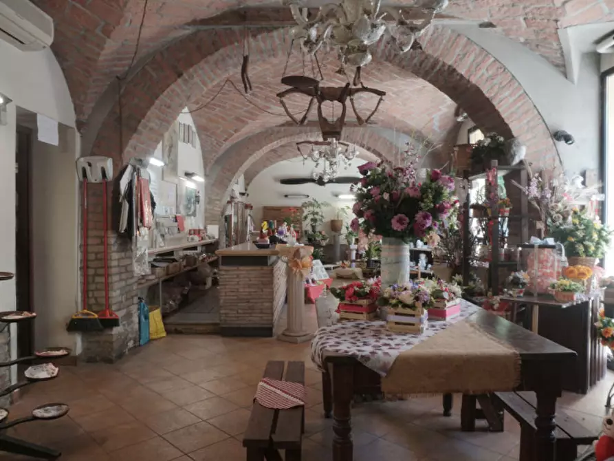 Immagine 24 di Negozio in vendita  in Via Colorno, 99 a Parma