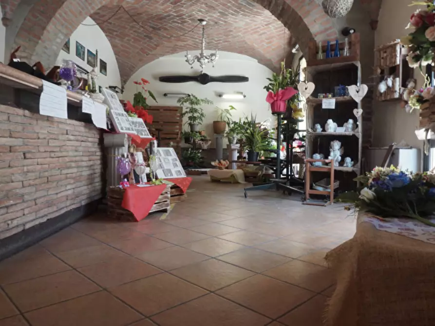 Immagine 26 di Negozio in vendita  in Via Colorno, 99 a Parma