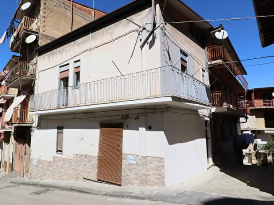 Immagine 1 di Appartamento in vendita  in via Penninello n.32 a Palagonia