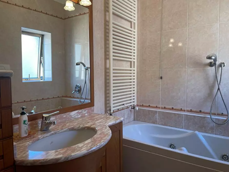 Immagine 13 di Appartamento in vendita  a Montegrotto Terme