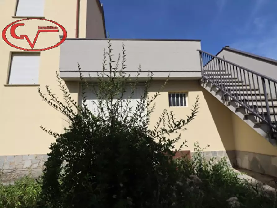 Immagine 2 di Villetta a schiera in vendita  a Bucine