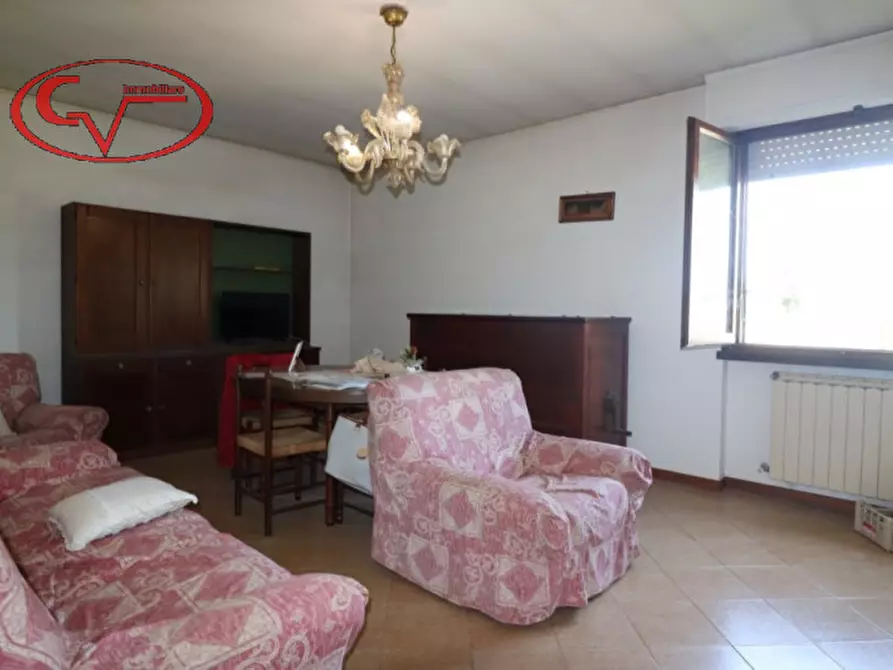 Immagine 9 di Villetta a schiera in vendita  a Bucine