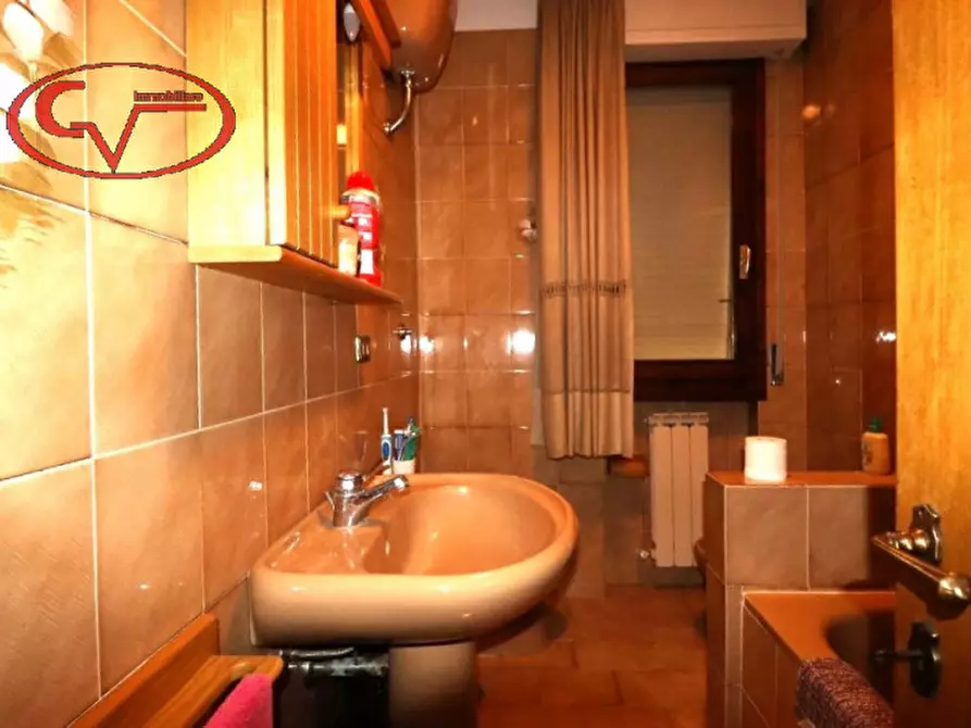 Immagine 35 di Villetta a schiera in vendita  a Bucine