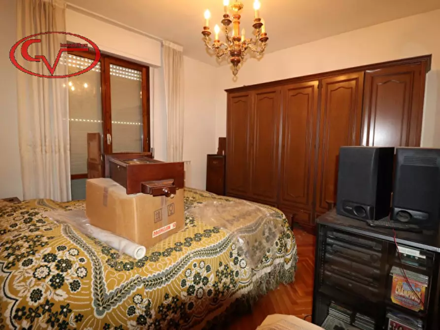 Immagine 37 di Villetta a schiera in vendita  a Bucine