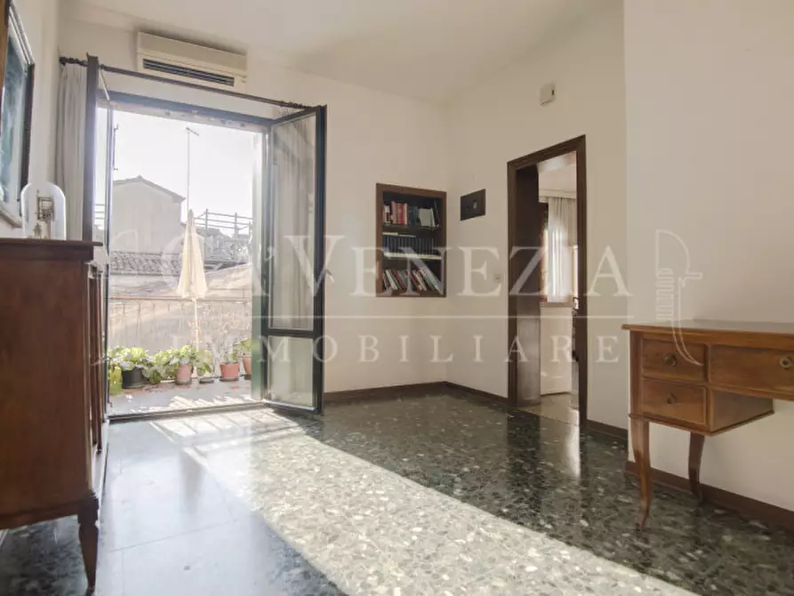 Immagine 12 di Appartamento in vendita  a Venezia