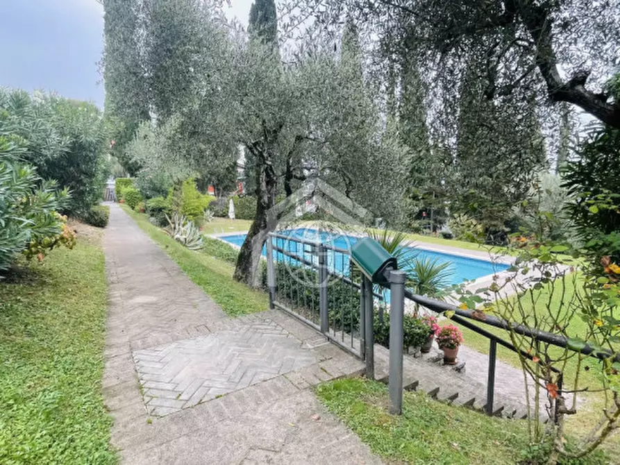 Immagine 15 di Appartamento in affitto  in Via Brusada a Gardone Riviera