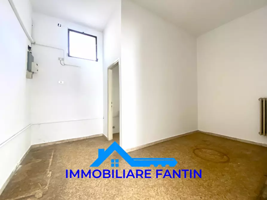 Immagine 4 di Negozio in vendita  in Via San Zeno 15D a Treviso