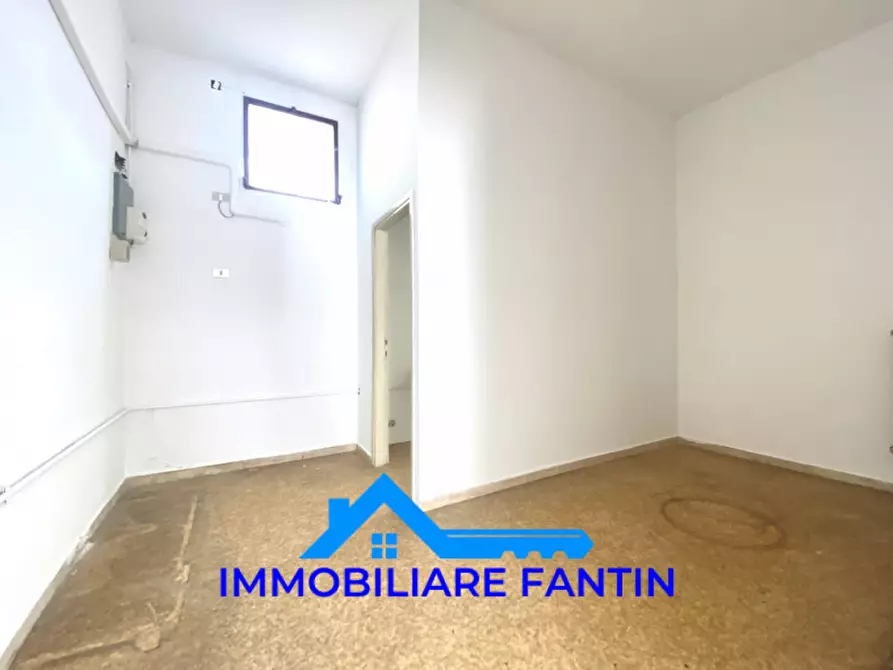 Immagine 10 di Negozio in vendita  in Via San Zeno 15D a Treviso