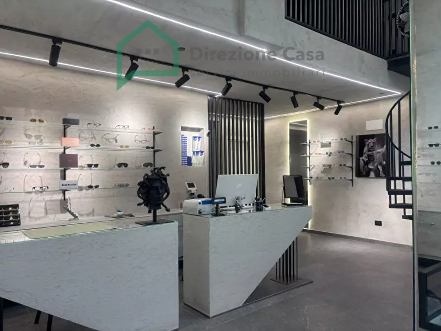 Immagine 6 di Negozio in vendita  in Centro Direzionale E/7 a Napoli