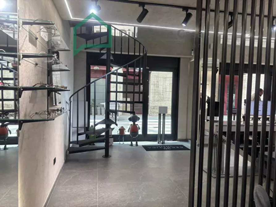 Immagine 12 di Negozio in vendita  in Centro Direzionale E/7 a Napoli