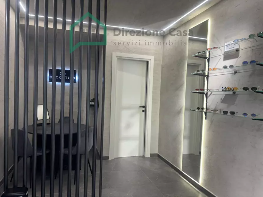 Immagine 14 di Negozio in vendita  in Centro Direzionale E/7 a Napoli
