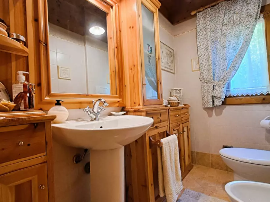 Immagine 20 di Villa in vendita  a Passignano Sul Trasimeno