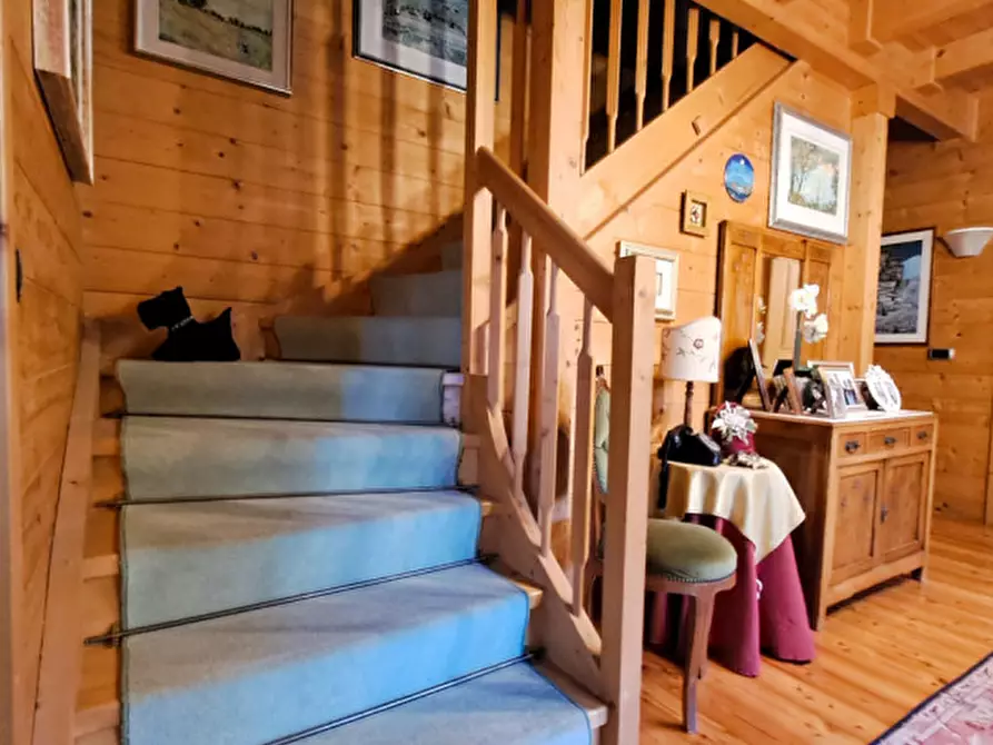 Immagine 22 di Villa in vendita  a Passignano Sul Trasimeno