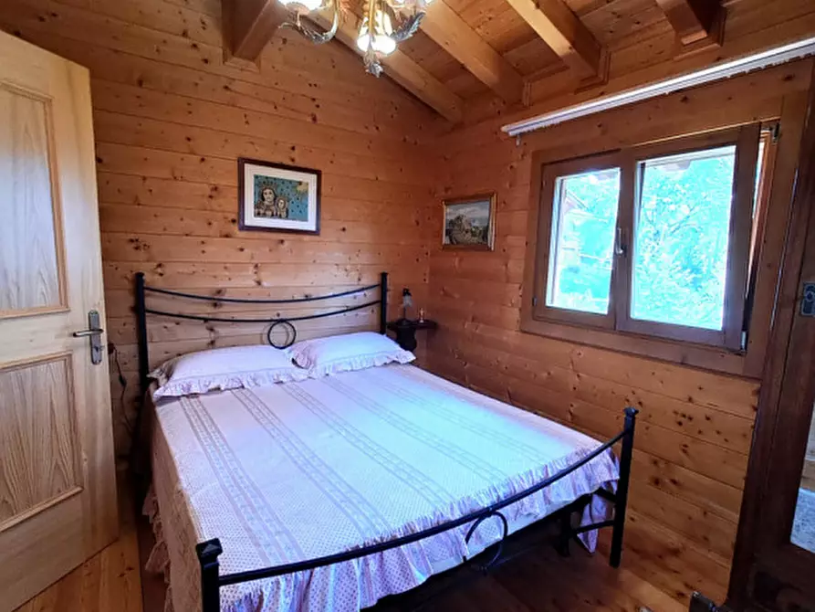 Immagine 23 di Villa in vendita  a Passignano Sul Trasimeno