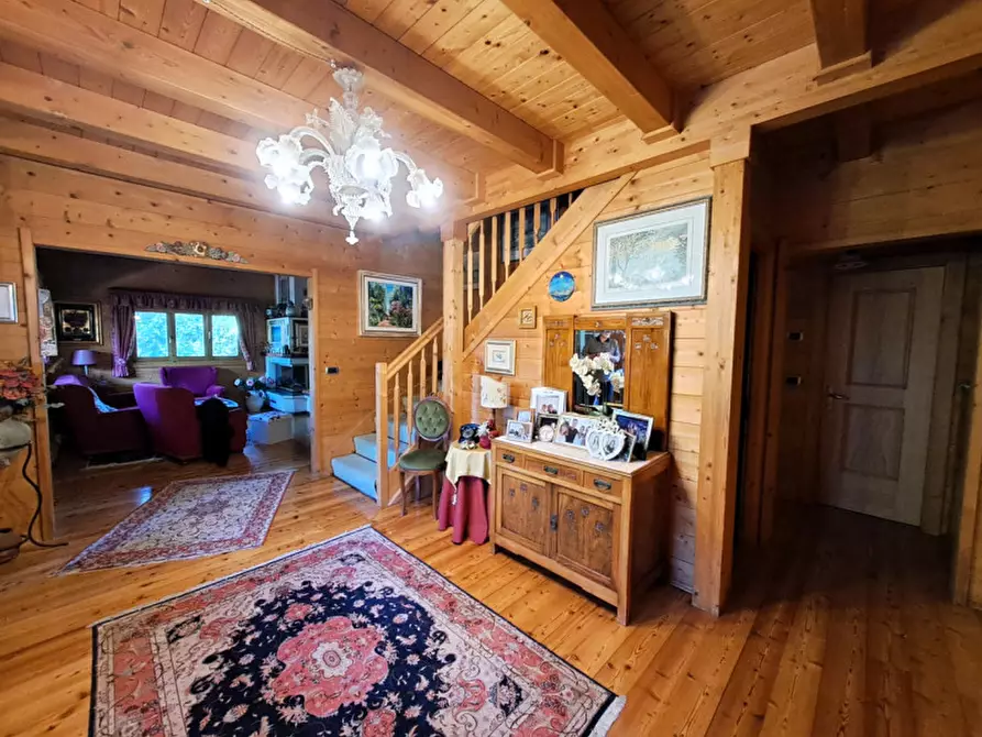 Immagine 28 di Villa in vendita  a Passignano Sul Trasimeno