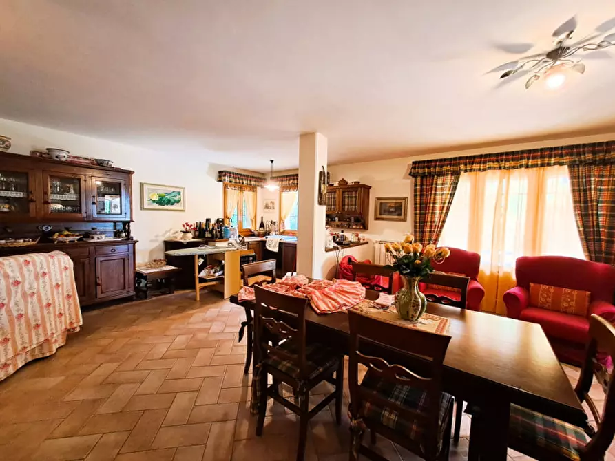 Immagine 31 di Villa in vendita  a Passignano Sul Trasimeno