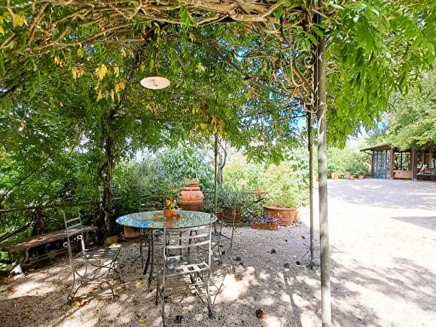 Immagine 33 di Villa in vendita  a Passignano Sul Trasimeno