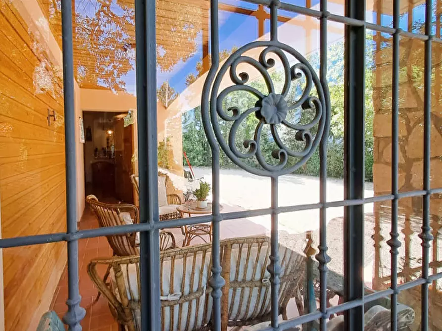 Immagine 37 di Villa in vendita  a Passignano Sul Trasimeno