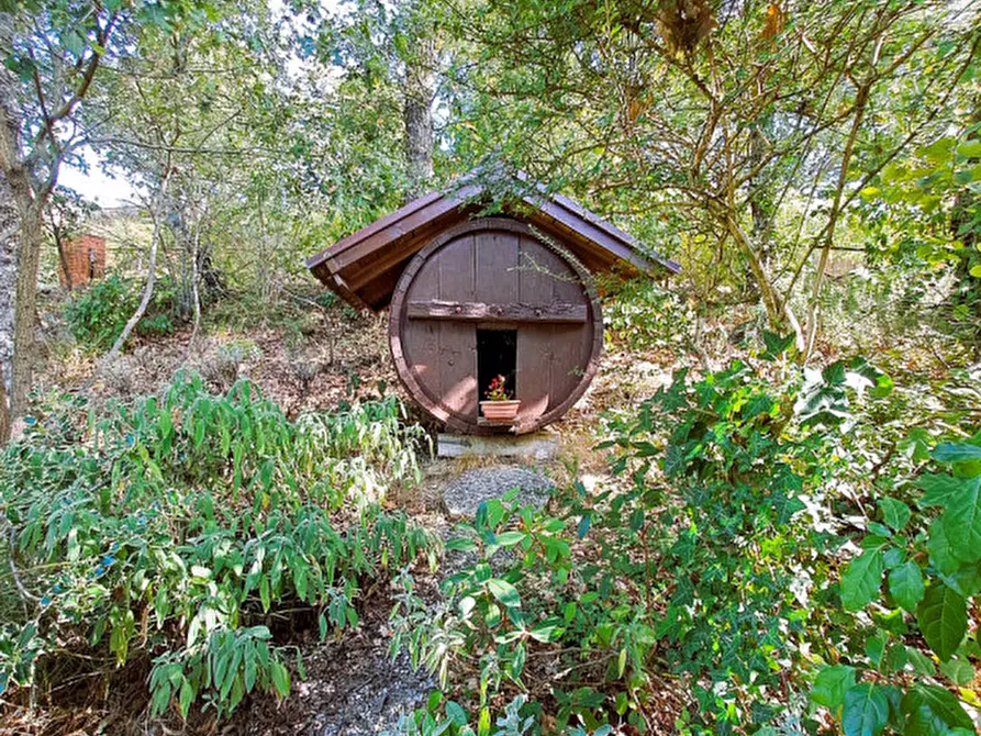 Immagine 43 di Villa in vendita  a Passignano Sul Trasimeno