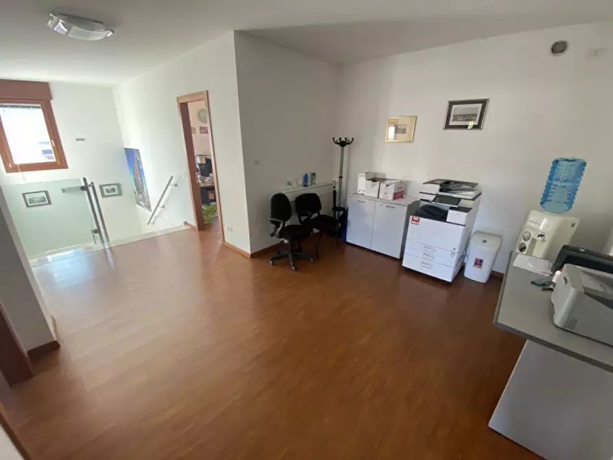 Immagine 8 di Ufficio in vendita  a Padova