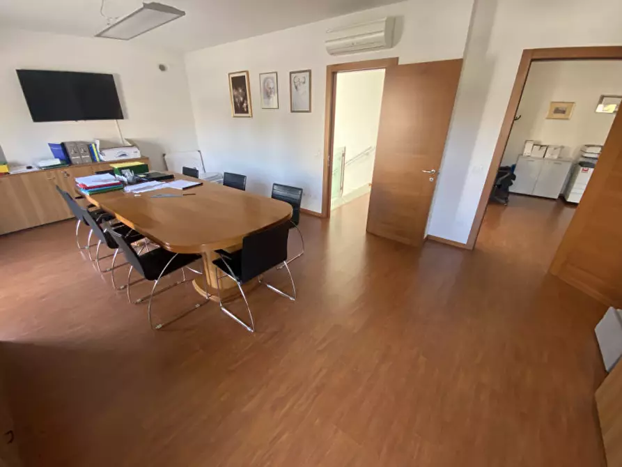 Immagine 10 di Ufficio in vendita  a Padova