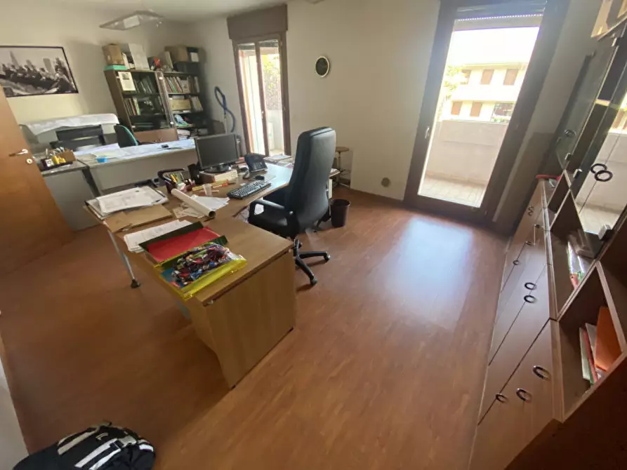 Immagine 13 di Ufficio in vendita  a Padova