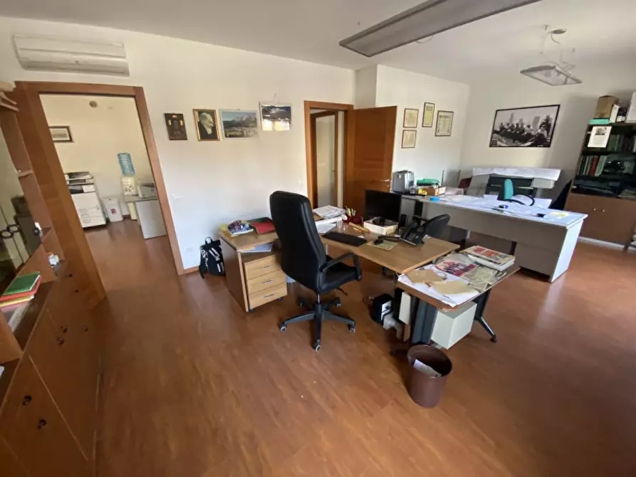 Immagine 15 di Ufficio in vendita  a Padova
