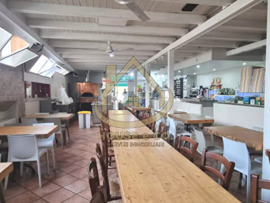 Immagine 11 di Attività commerciale in vendita  in Vigevano Centro a Vigevano