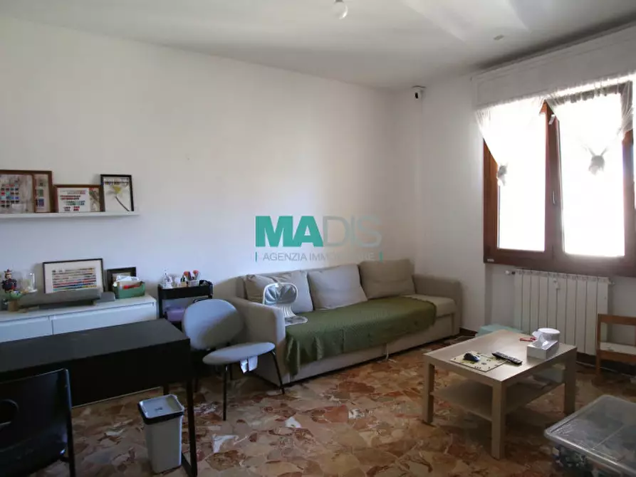 Immagine 2 di Appartamento in vendita  in Via Francesco Baracca a Prato