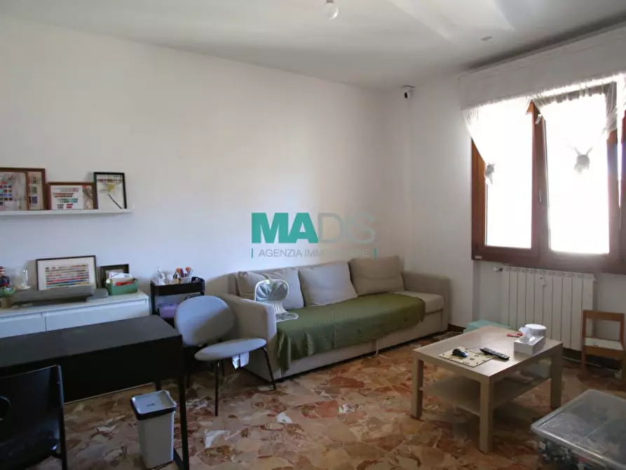 Immagine 3 di Appartamento in vendita  in Via Francesco Baracca a Prato