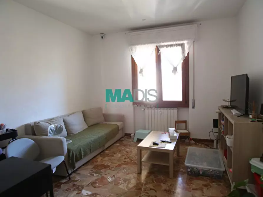 Immagine 4 di Appartamento in vendita  in Via Francesco Baracca a Prato