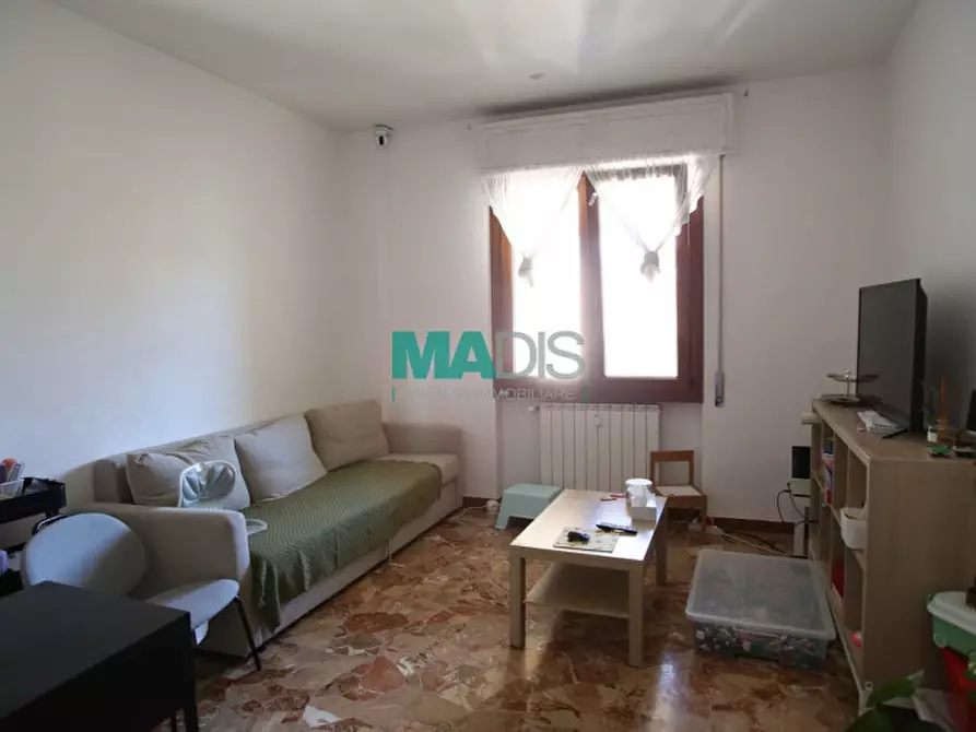 Immagine 5 di Appartamento in vendita  in Via Francesco Baracca a Prato