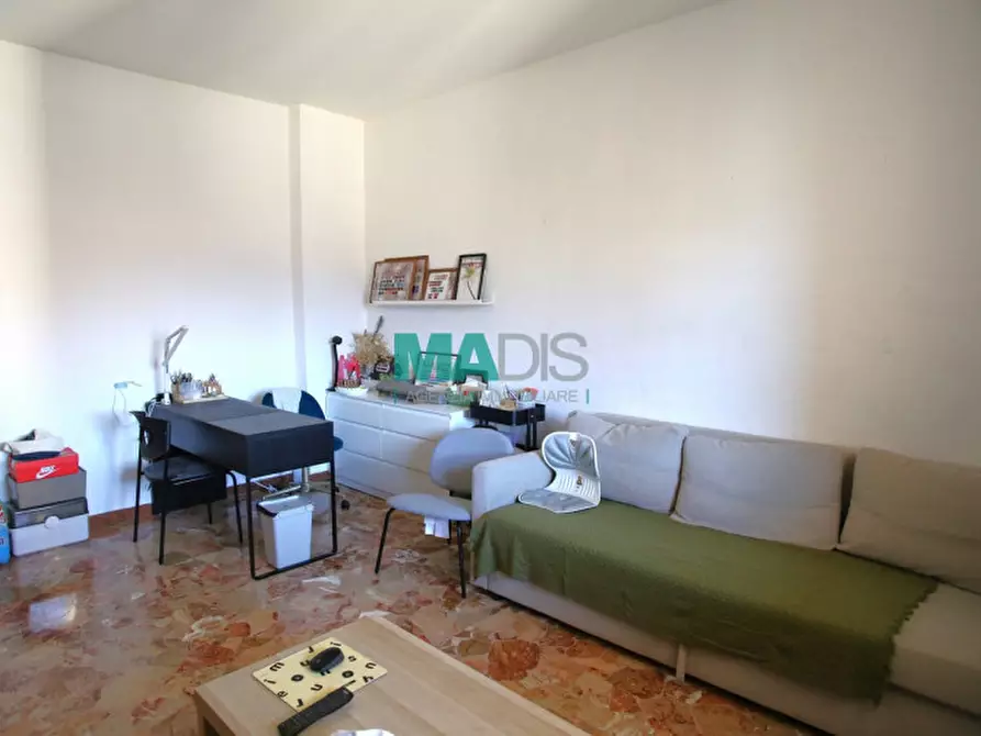 Immagine 5 di Appartamento in vendita  in Via Francesco Baracca a Prato
