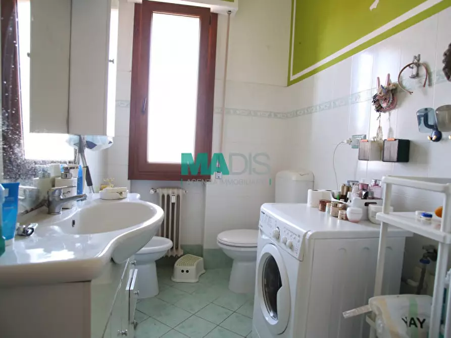 Immagine 27 di Appartamento in vendita  in Via Francesco Baracca a Prato