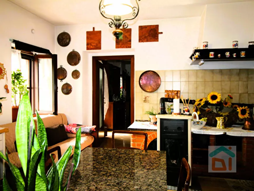 Immagine 1 di Appartamento in vendita  in Via Roma 2 a Medea