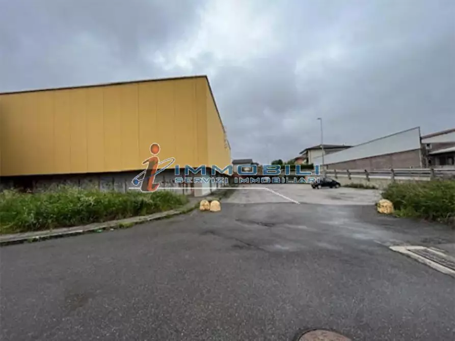 Immagine 9 di Negozio in vendita  in VIA ROSSINI GIACOMO a Cantù